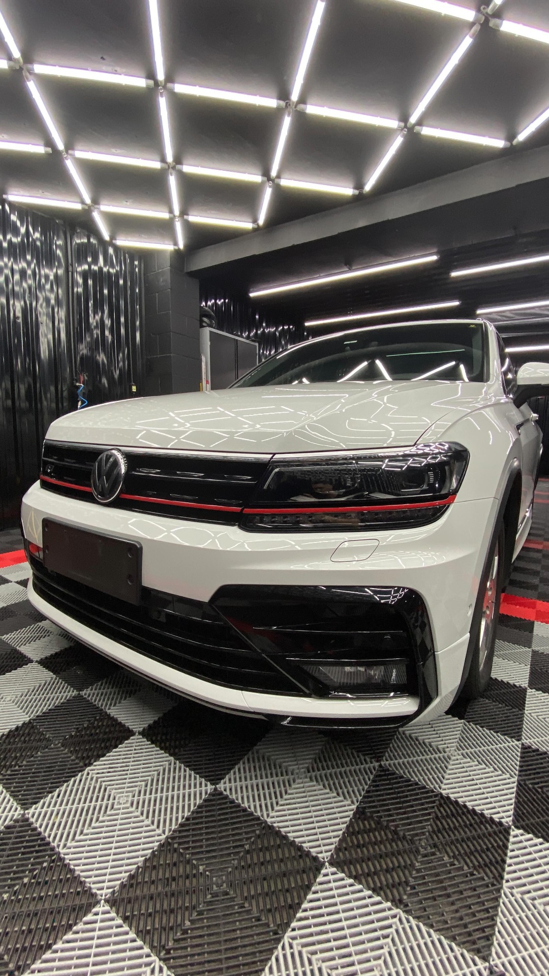 VW Tiguan R-Line